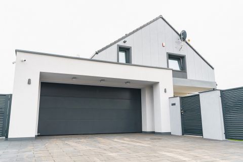 20200303montaz KRISPOL okna brama garazowa realizacja dom jednorodzinny