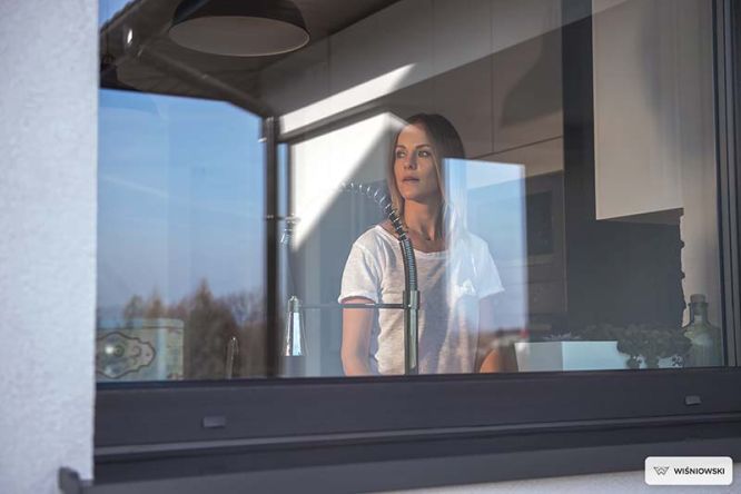 20220209WISNIOWSKI-okna PRIMO-okna pcv-jak wybrac okna-inspiracje-okna w kuchni
