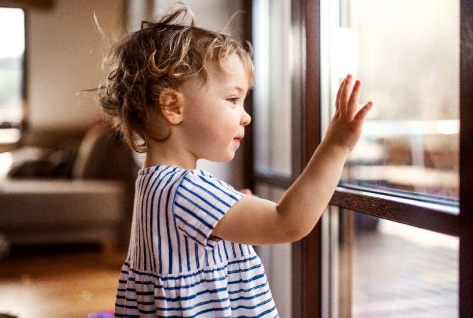 20220505awilux bezpieczne okna dzieci 3